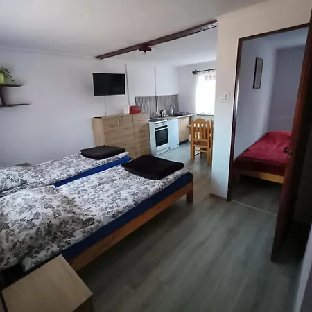 Malinowy Gaj - Z Alpakami I Innymi Zwierzetami