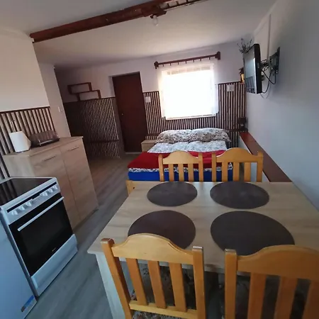 Malinowy Gaj - Z Alpakami I Innymi Zwierzetami *