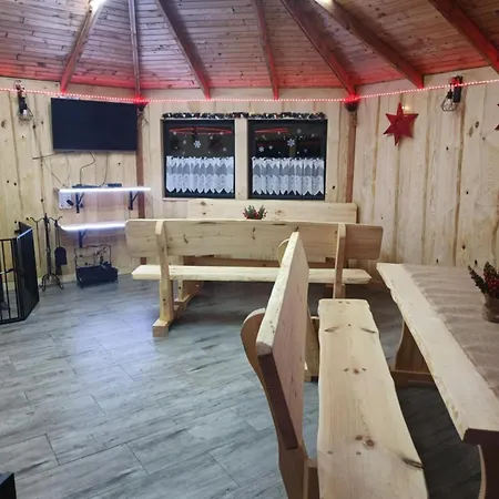 Malinowy Gaj - Z Alpakami I Innymi Zwierzetami Swietajno (Szczytno)